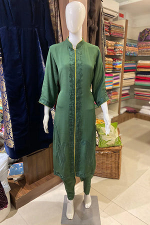 Vaira — Kashmiri Aari Work Salwar Suit
