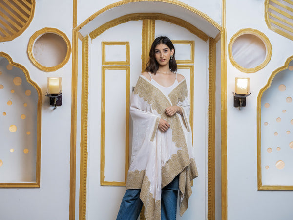 Puff Embroidered White Gloss Velvet Cape
