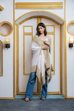 Puff Embroidered White Gloss Velvet Cape